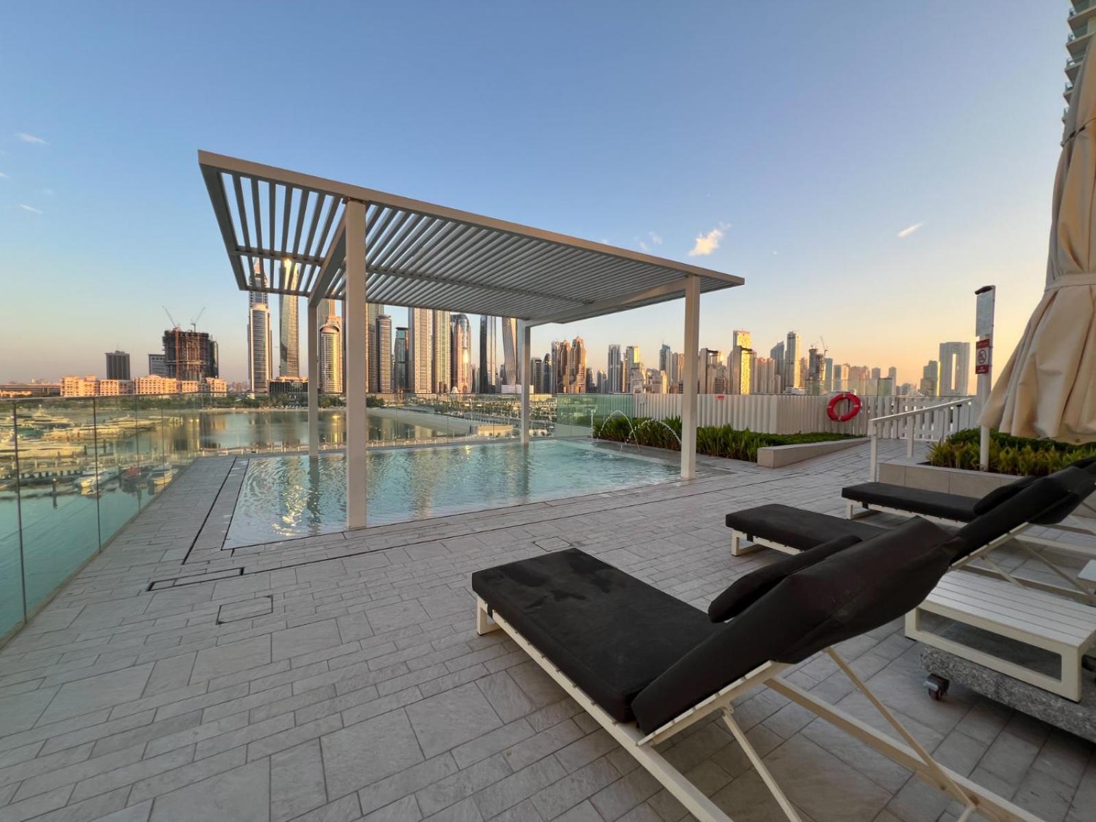 Full Sea View & Skyline - 4br Lux Beachfront Apartment Dubai